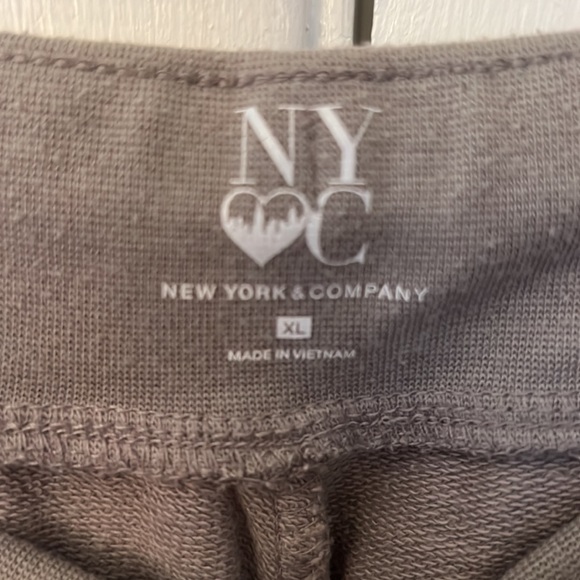 Gray Capris - Picture 3 of 3